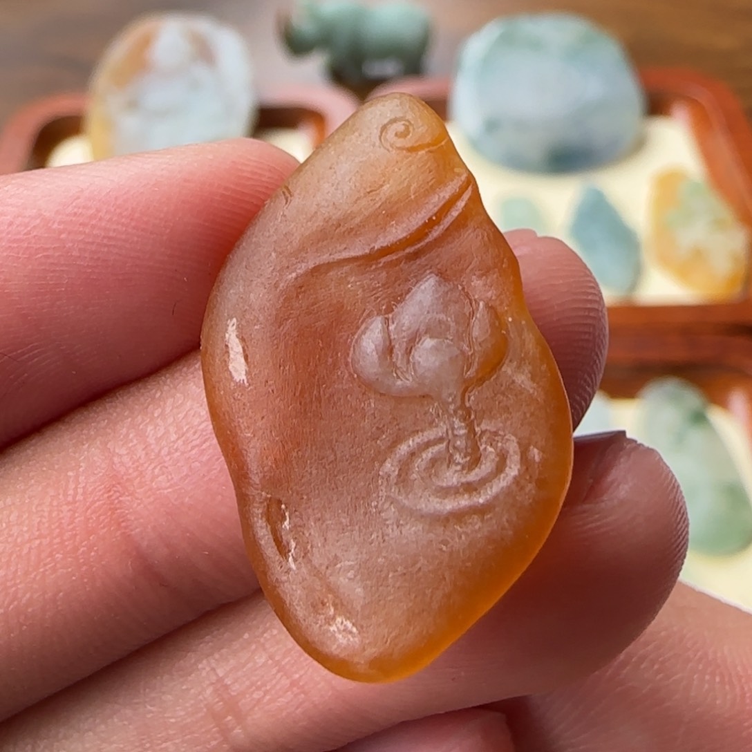 定制翡翠未镶嵌莲花