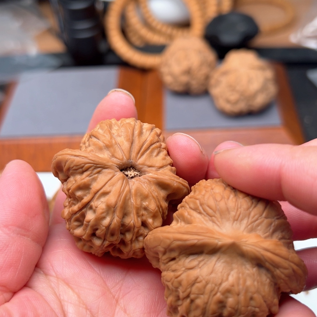 文玩核桃把件大*牛血其林