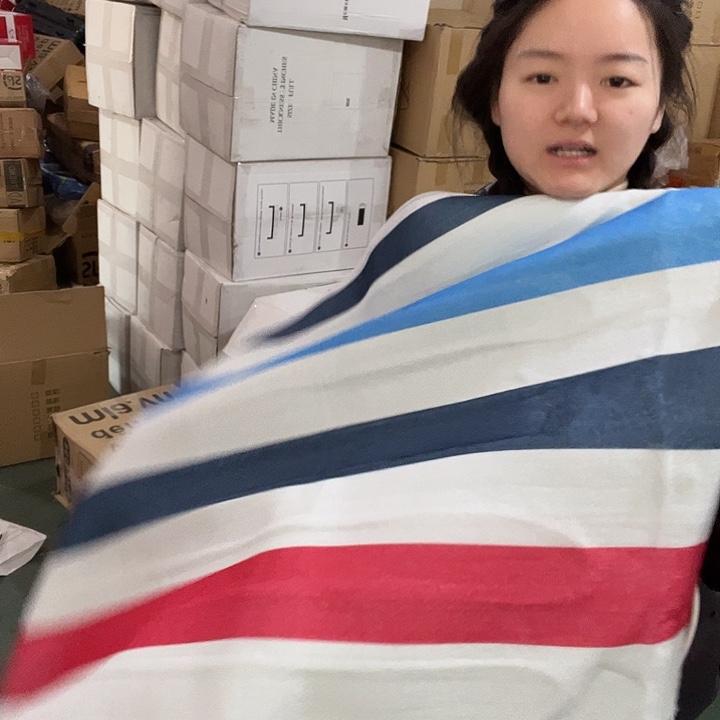 彩虹热毯180*200。 啦啦啦啦