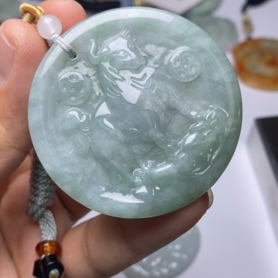 翡翠未镶嵌颈饰翡翠