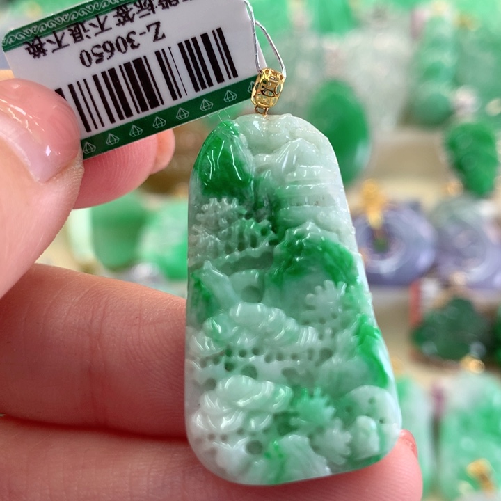 翡翠吊坠(不含链)18K金镶嵌