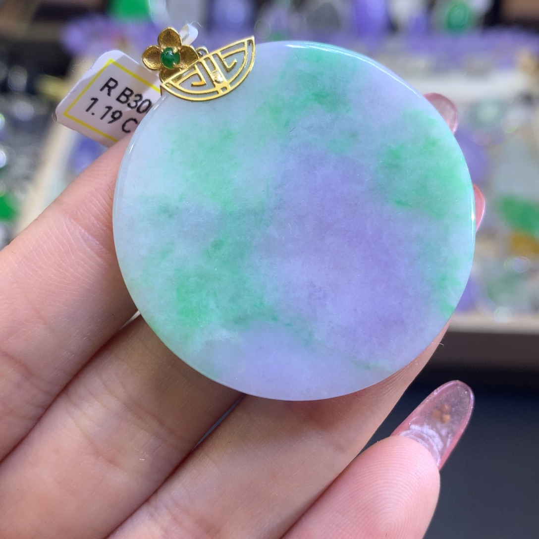 翡翠颈饰18K金镶嵌翡翠