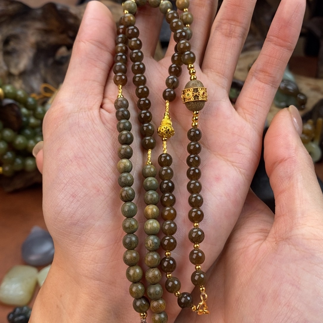 无***畏和田玉（糖玉）未镶嵌颈饰