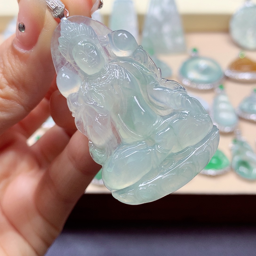 翡翠颈饰18K金镶嵌愿****边翡翠