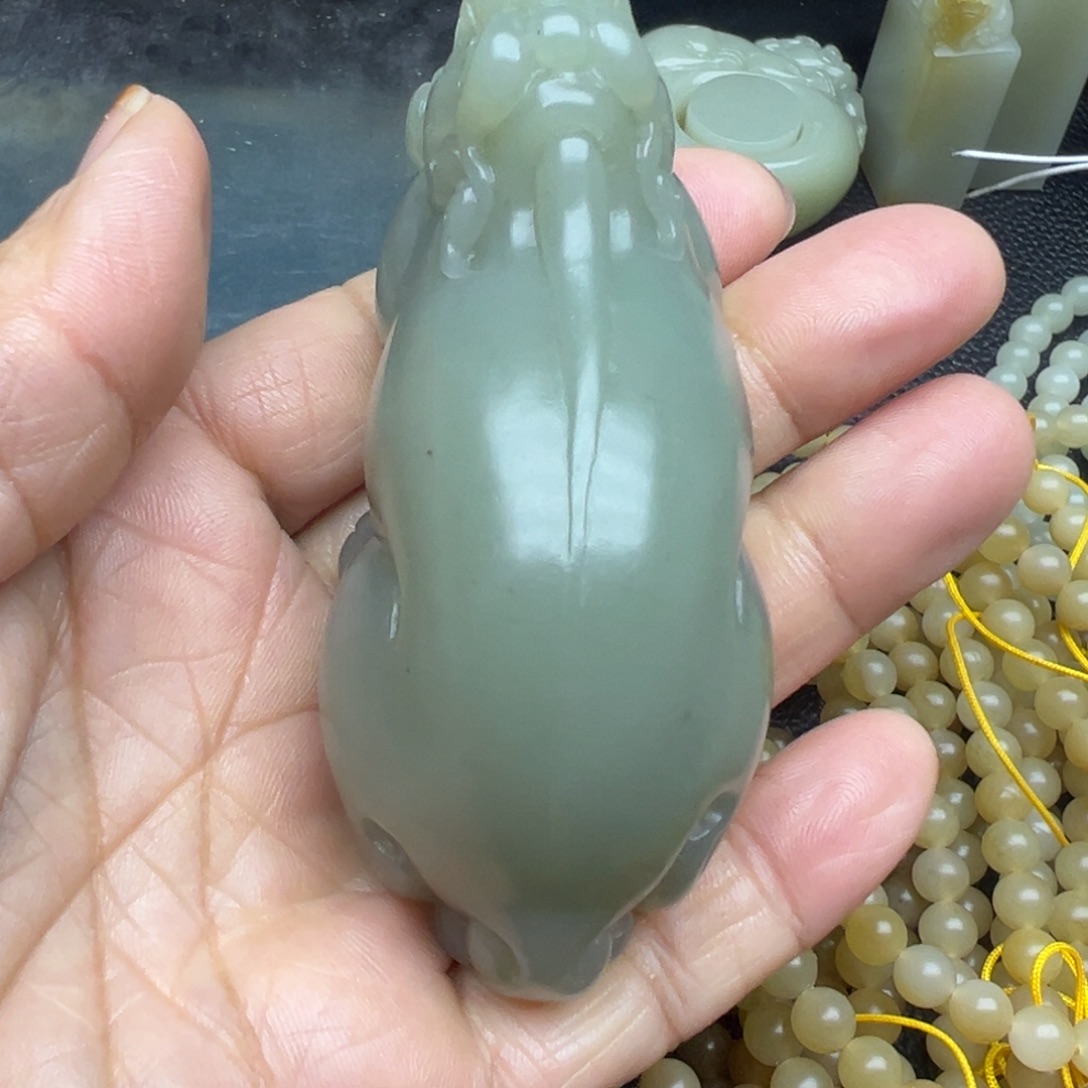 和田玉（糖玉）未镶嵌把件