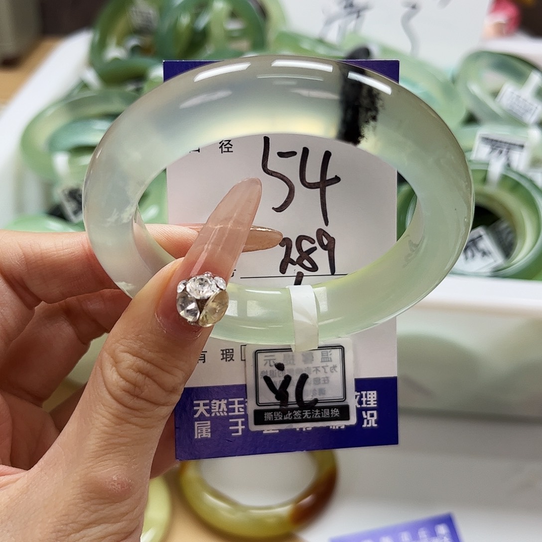 蛇纹石玉手镯未镶嵌