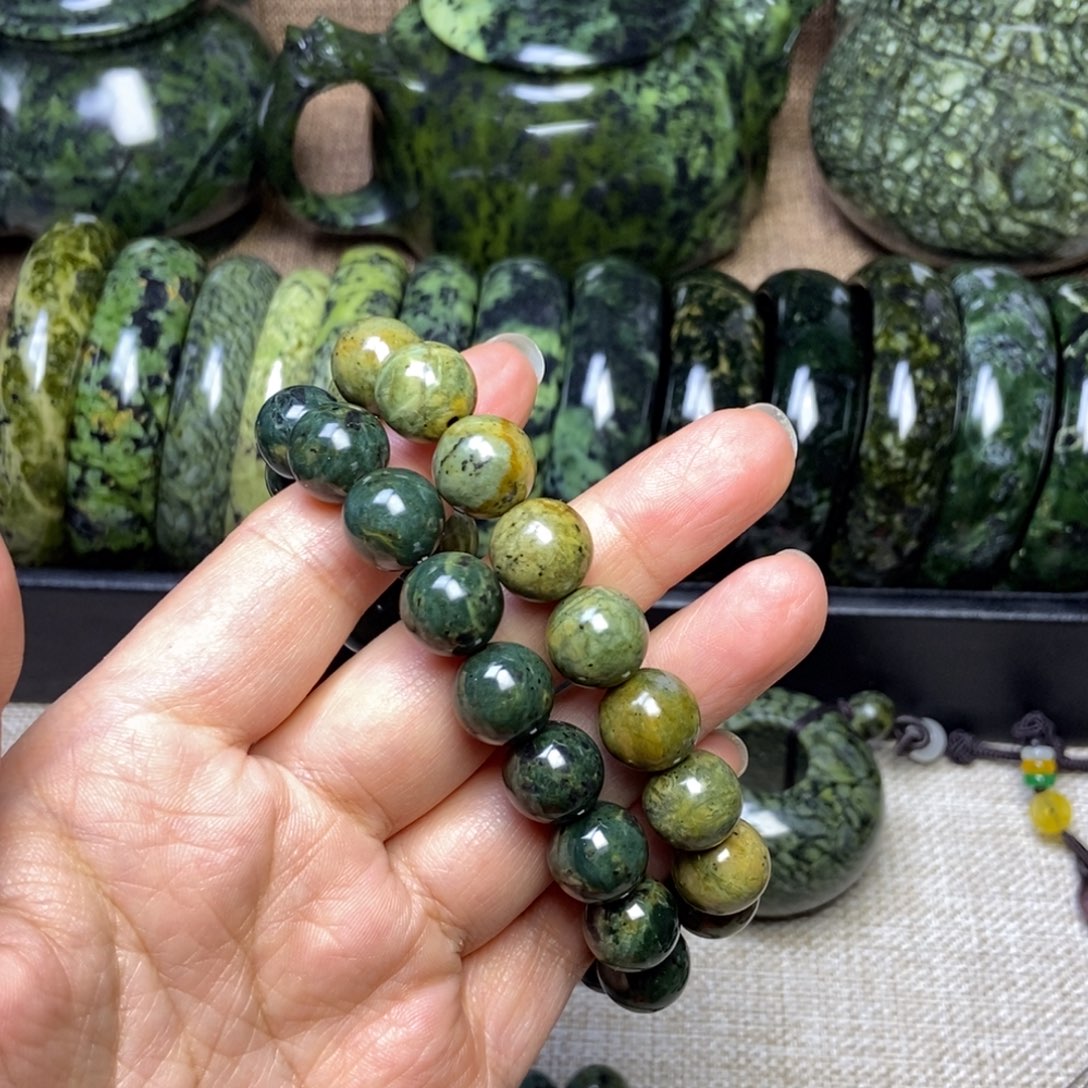 小***f蛇纹石玉未镶嵌药王石