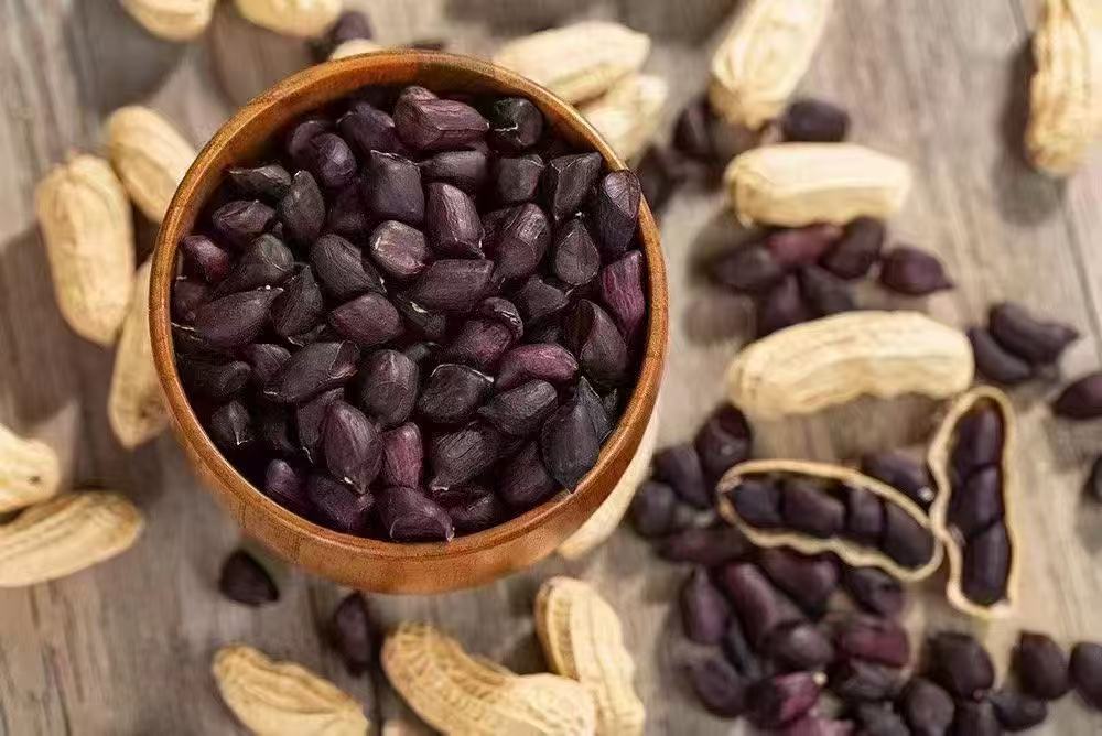 云南晒干老品种去壳黑花生米