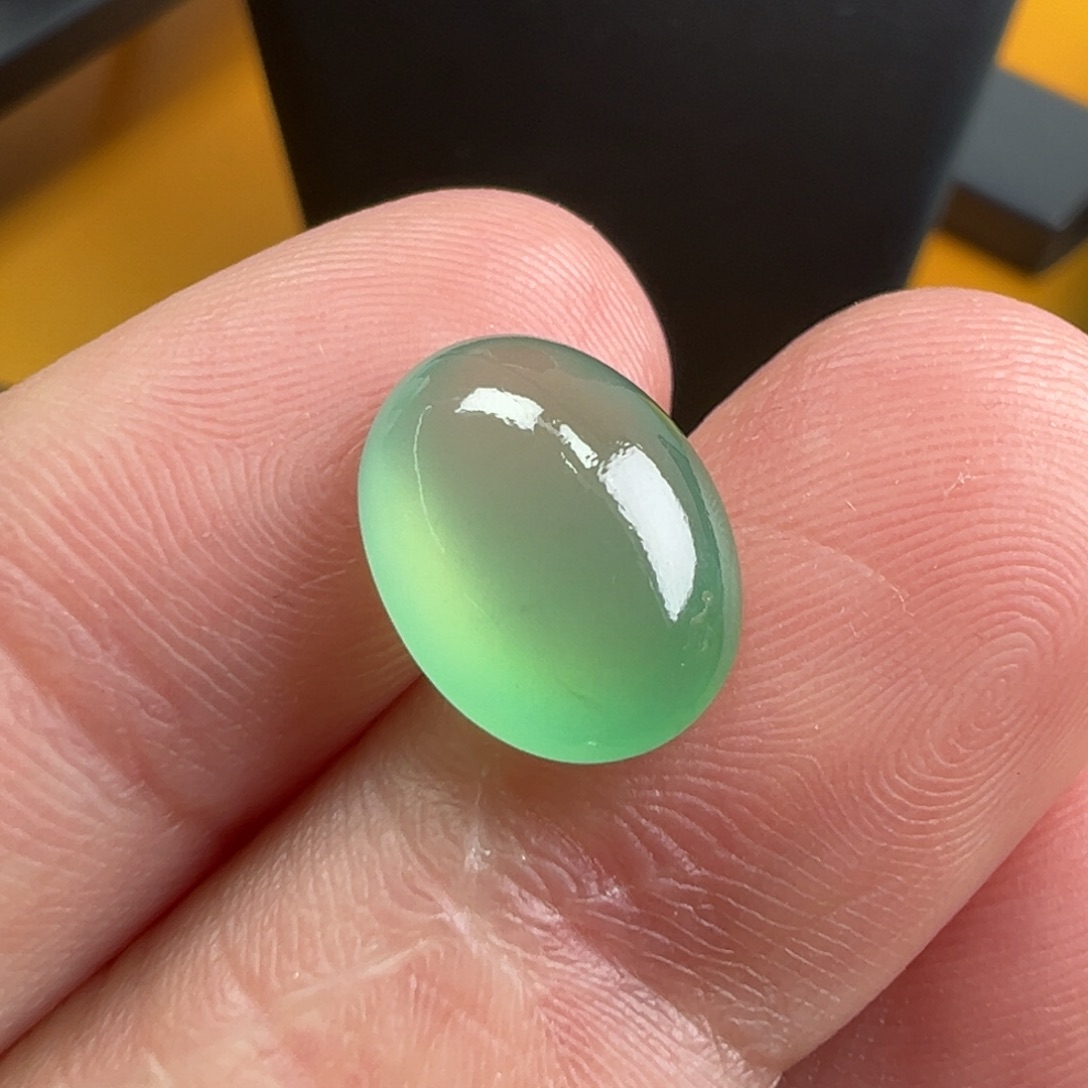 翡翠颈饰未镶嵌蛋面12.5