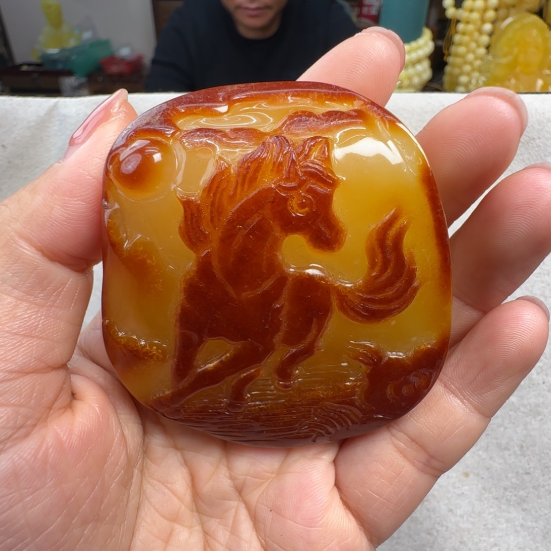 蜜蜡未镶嵌珠宝奇石