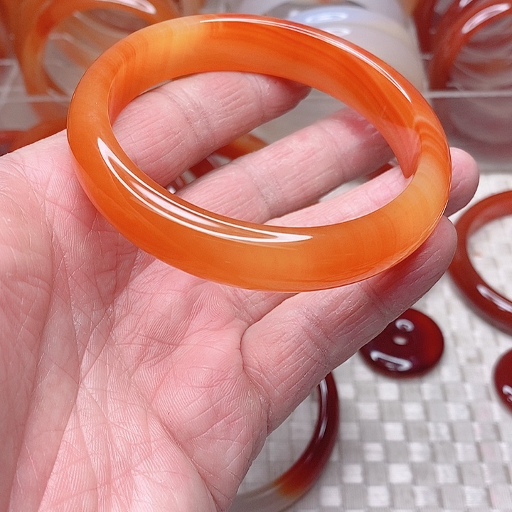 玛瑙/玉髓手镯未镶嵌