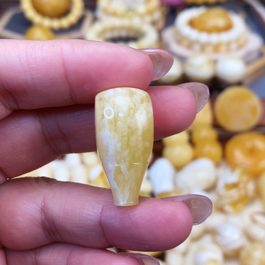 【闪购商品】蜜蜡裸石未镶嵌三通