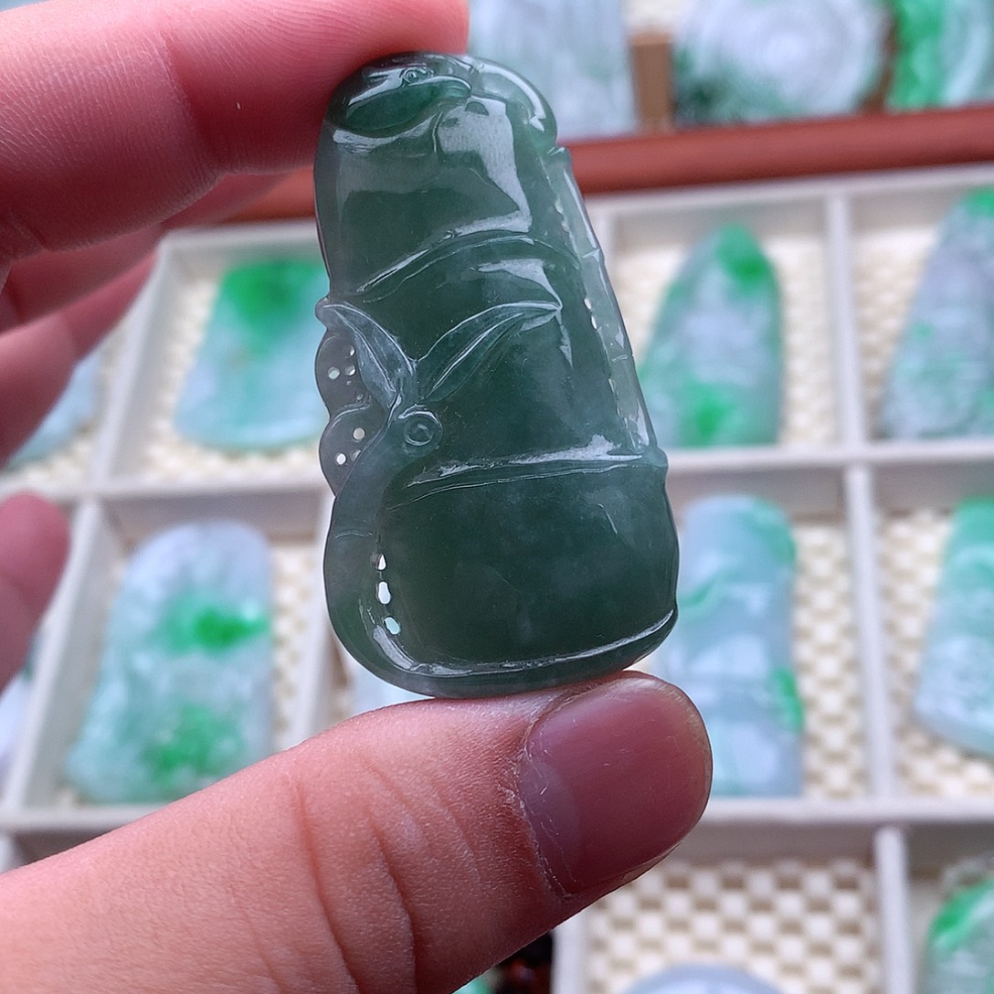 翡翠未镶嵌吊坠(不含链)