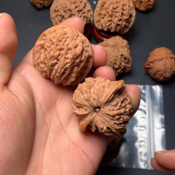 文玩核桃把件41血麒麟1306
