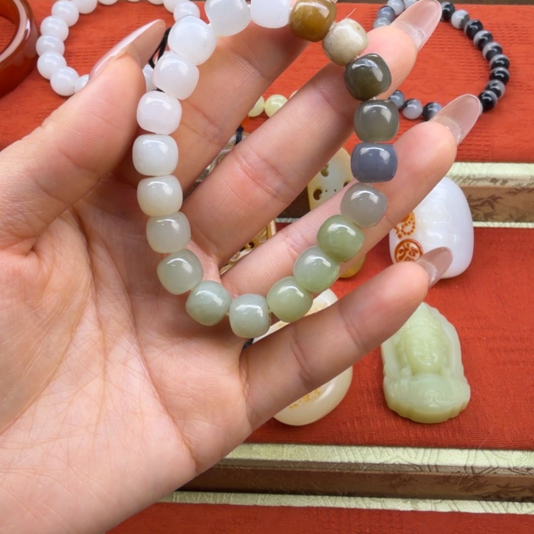 和田玉（糖玉）未镶嵌颈饰