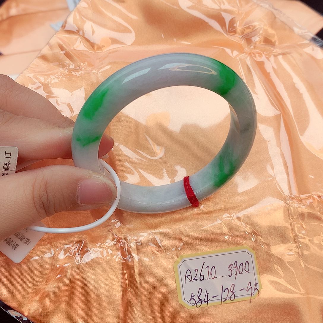 翡翠手镯未镶嵌天然缅甸翡翠A货