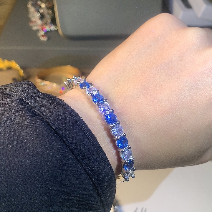 非金属54手镯。          