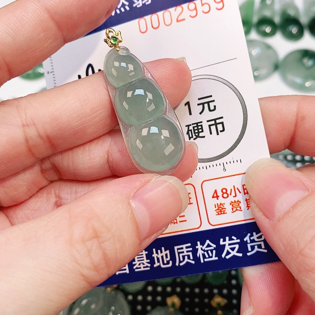 翡翠颈饰18K金镶嵌吊坠