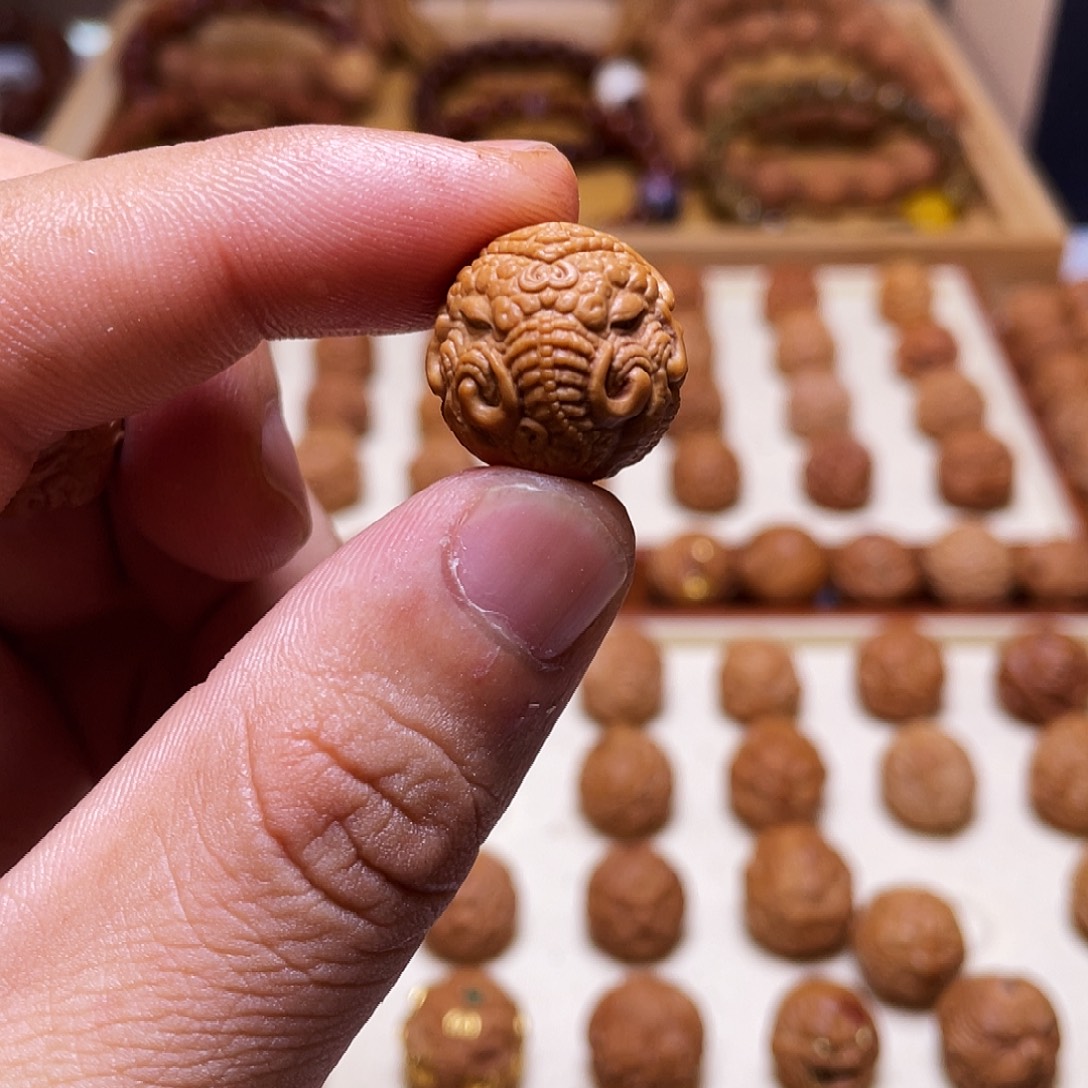 l***a猴头核桃吊坠18左右猴头核桃象神