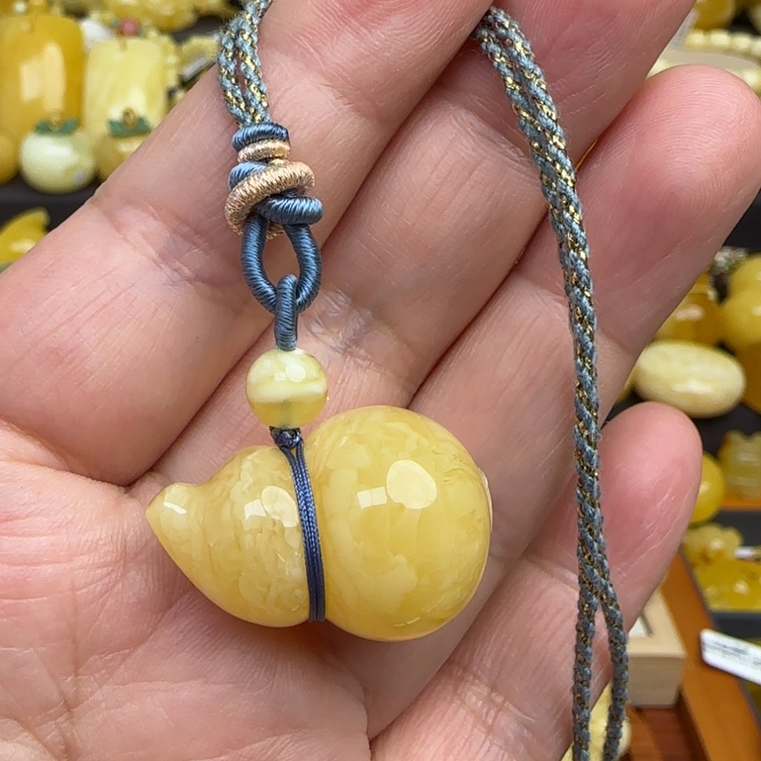 蜜蜡套链未镶嵌不退换天然俄料蜜蜡葫芦吊坠
