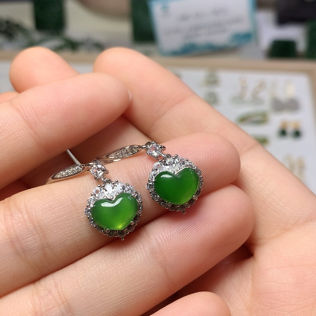 银S925镶嵌和田玉（碧玉）耳饰龍****)