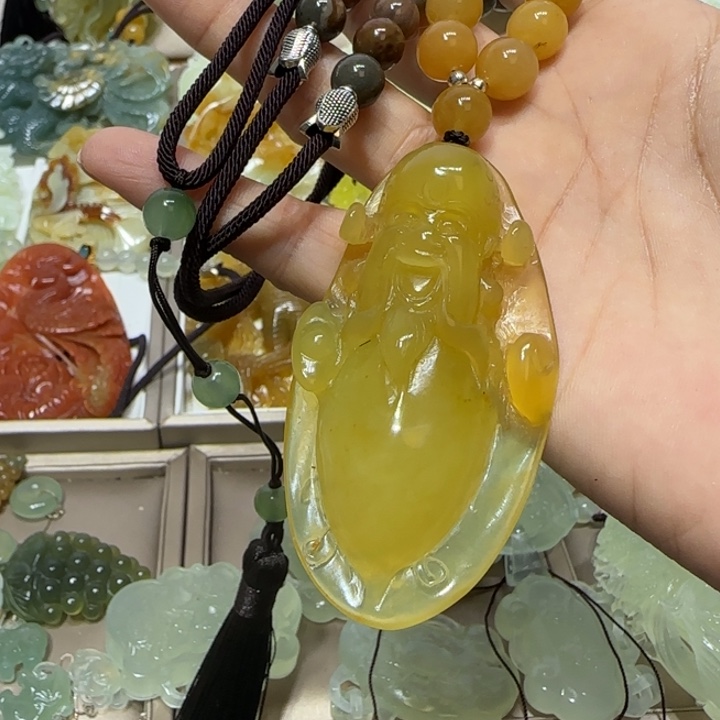 蛇纹石玉吊坠未镶嵌