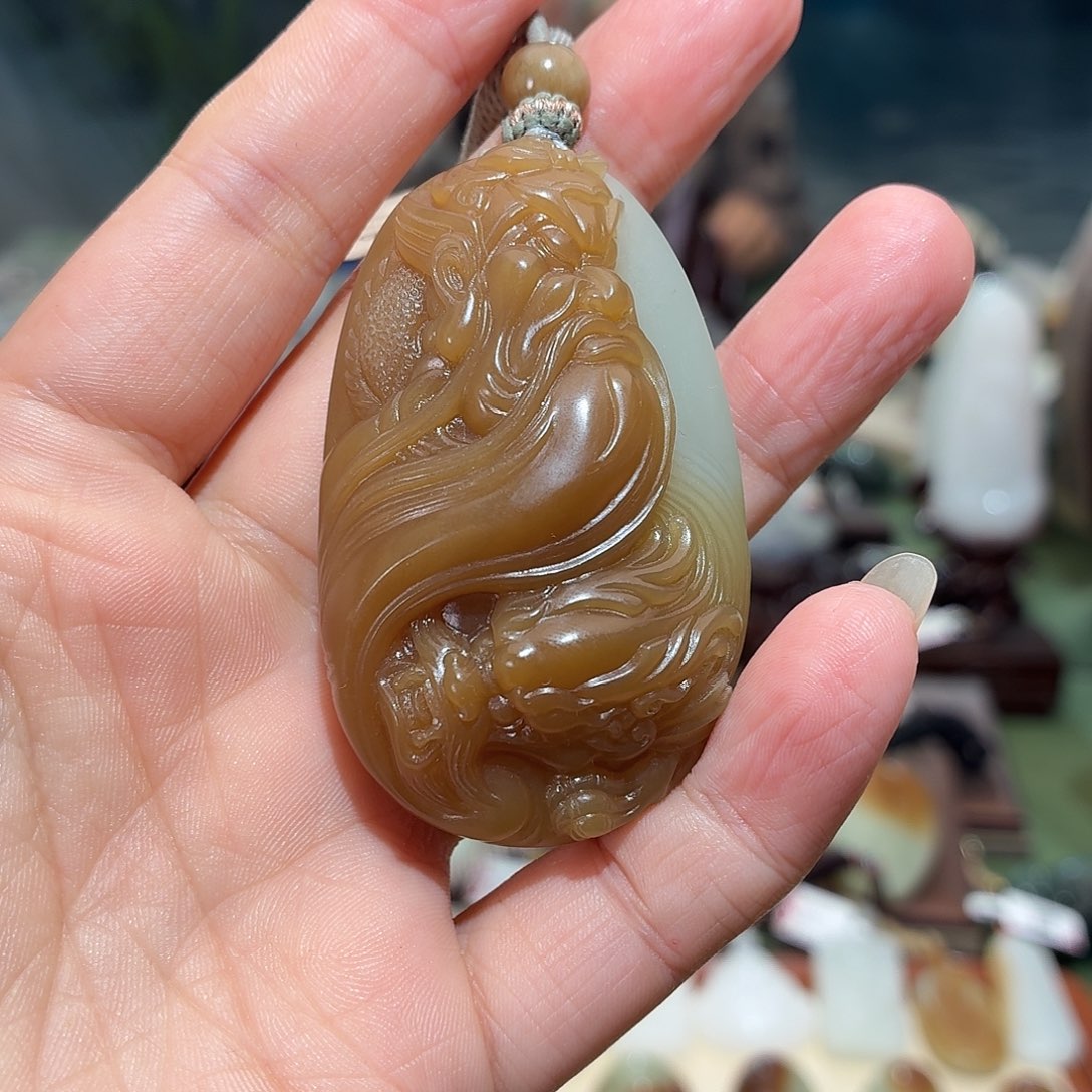 和田玉未镶嵌颈饰