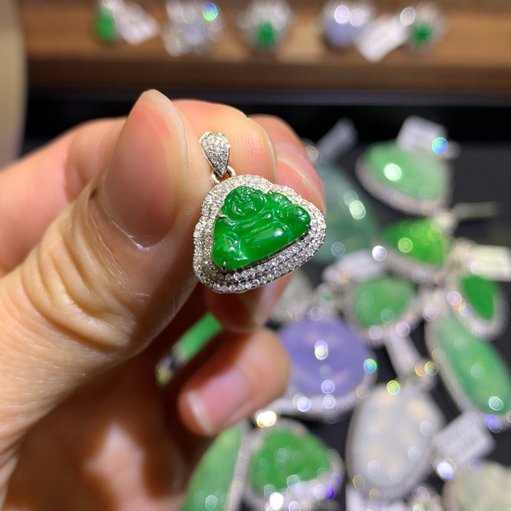 翡翠吊坠(不含链)18K金镶嵌