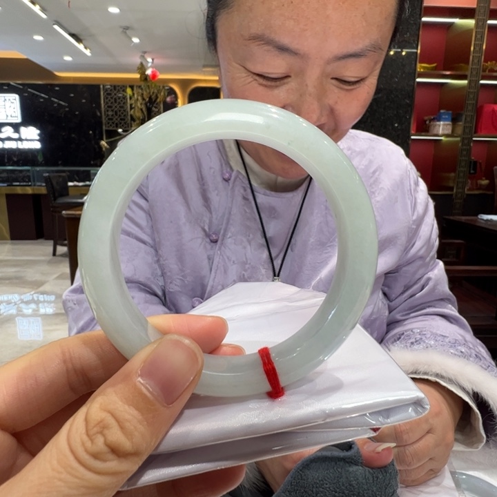 墨***子翡翠未镶嵌手镯飘花61