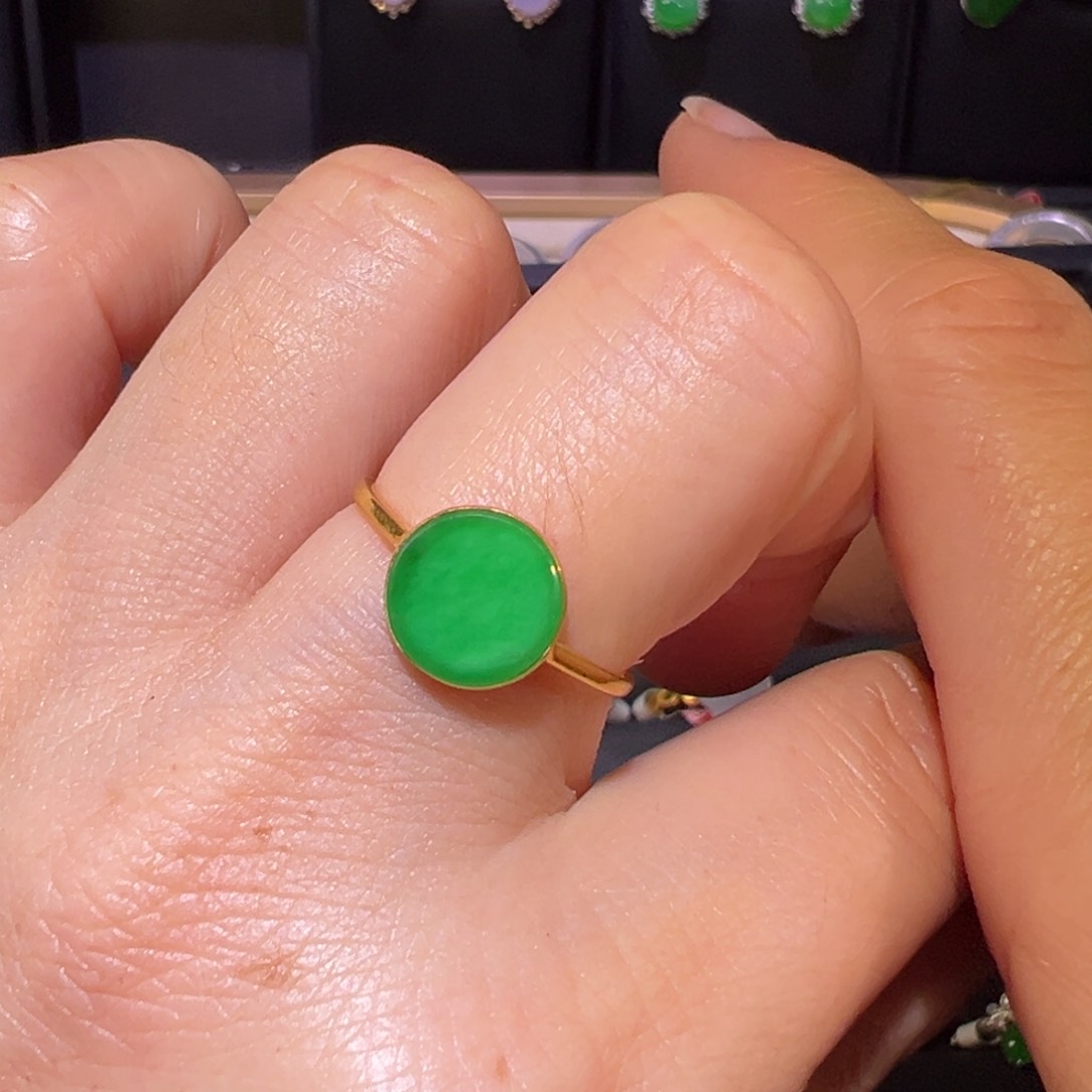 翡翠颈饰18K金镶嵌戒指