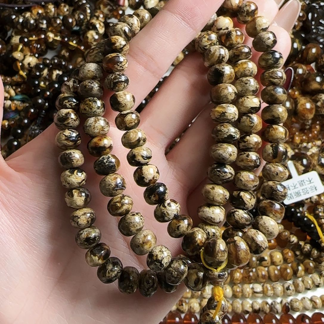 琥珀耳饰未镶嵌博**姐抚顺琥珀