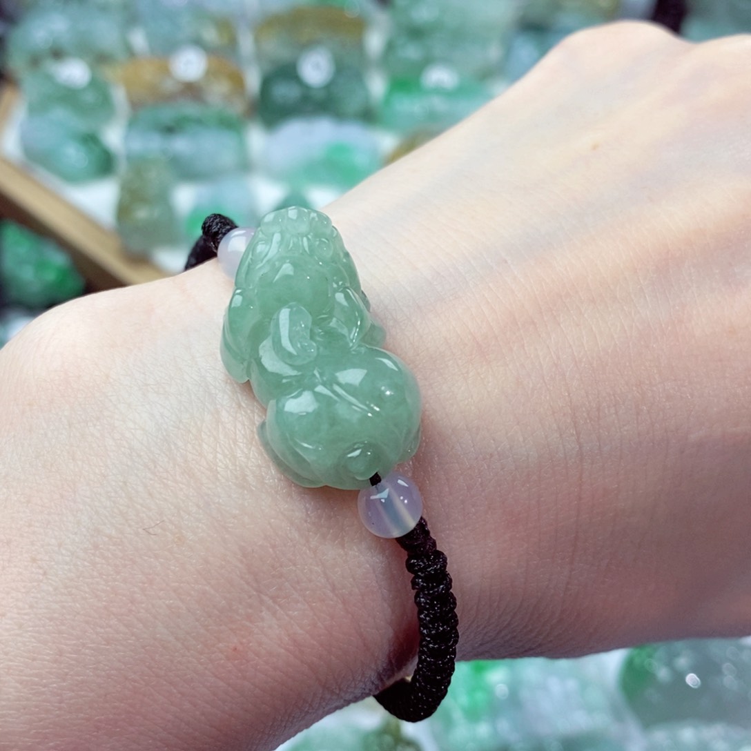 翡翠颈饰未镶嵌天然