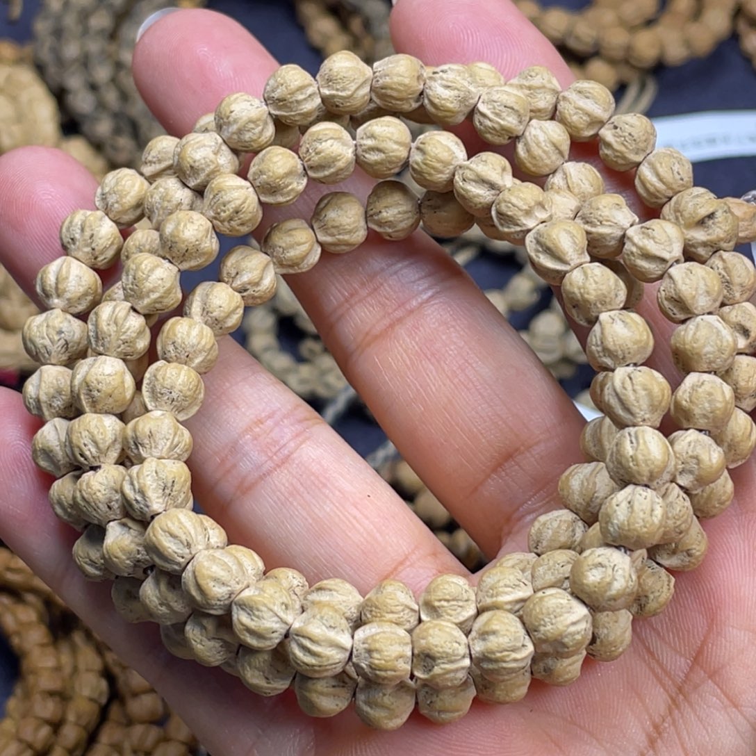 +***−吊坠柏香籽/百香籽