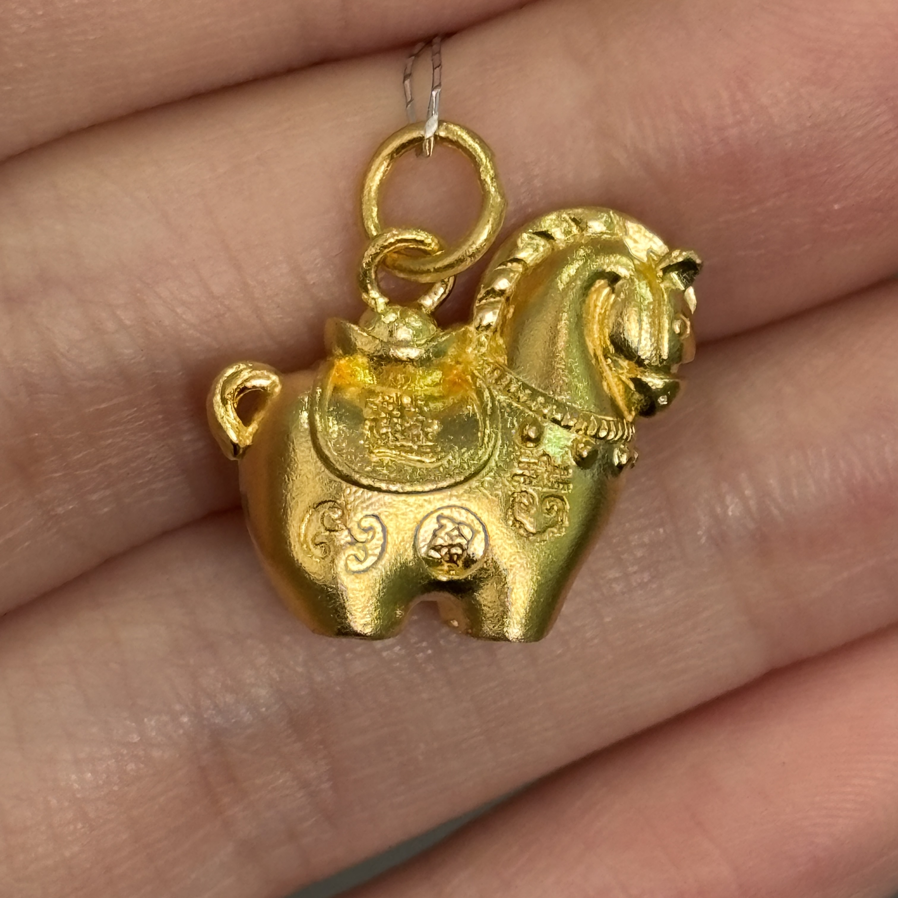 77福利-吉言小马吊坠 足金999