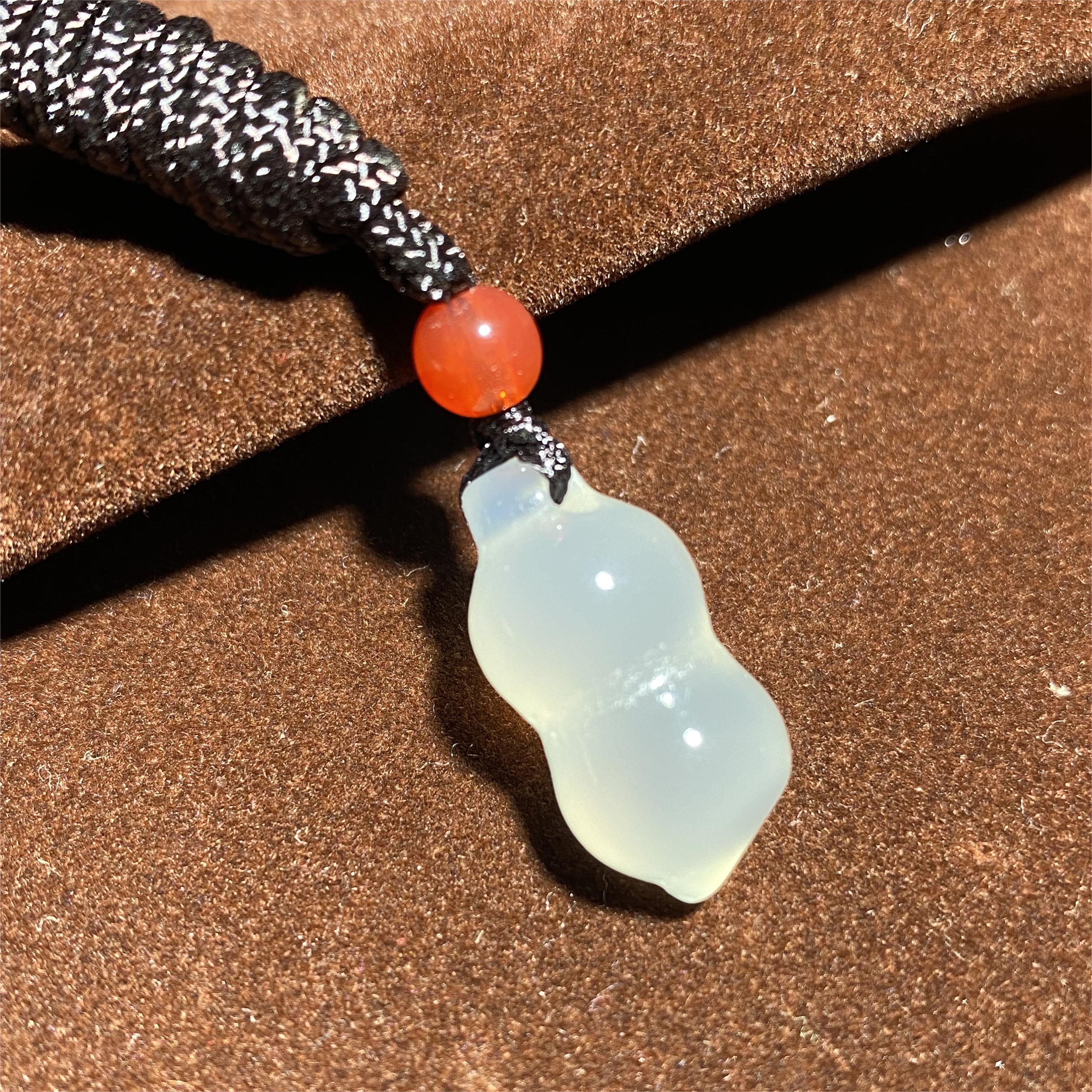 天然玛瑙玉髓白冰/冰糖黄豆豆挂坠