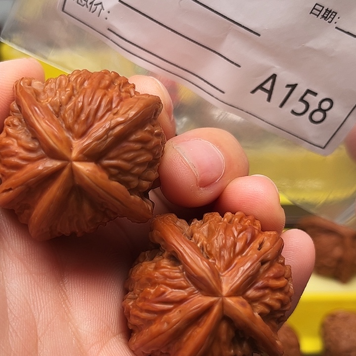 文玩核桃把件wo o'' w