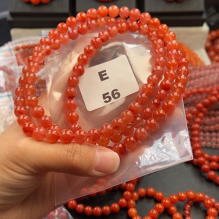 娴***妈南红玛瑙未镶嵌多样性发货默认微瑕称重81.4克