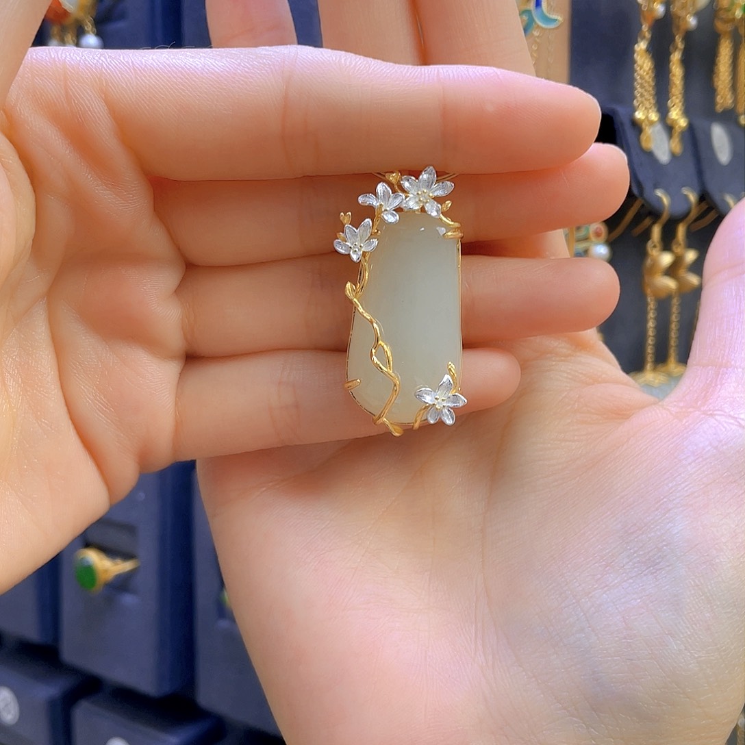 和田玉颈饰银S925镀金镶嵌