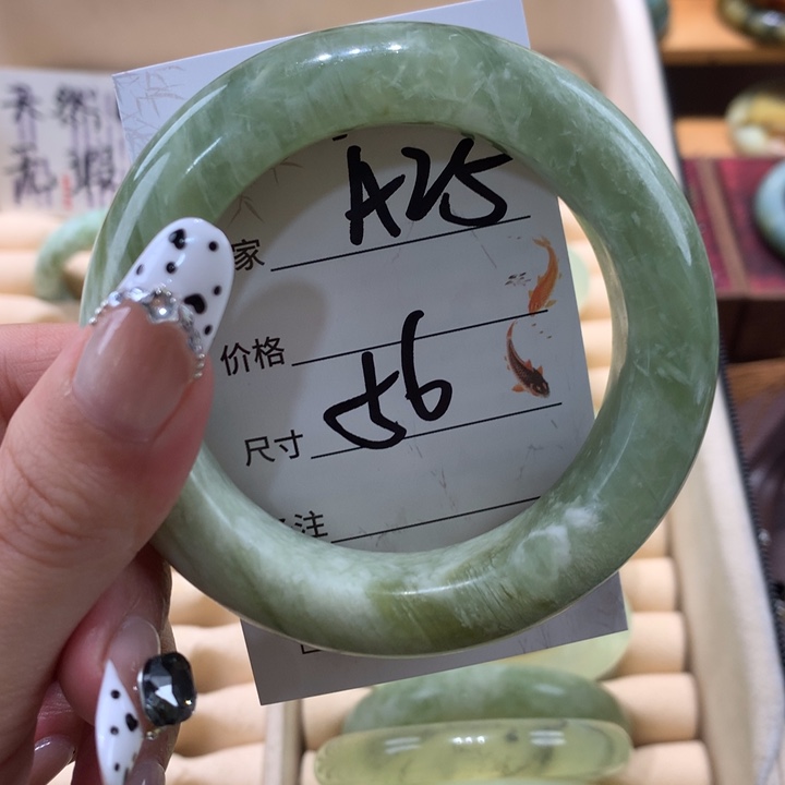 未镶嵌蛇纹石玉手镯