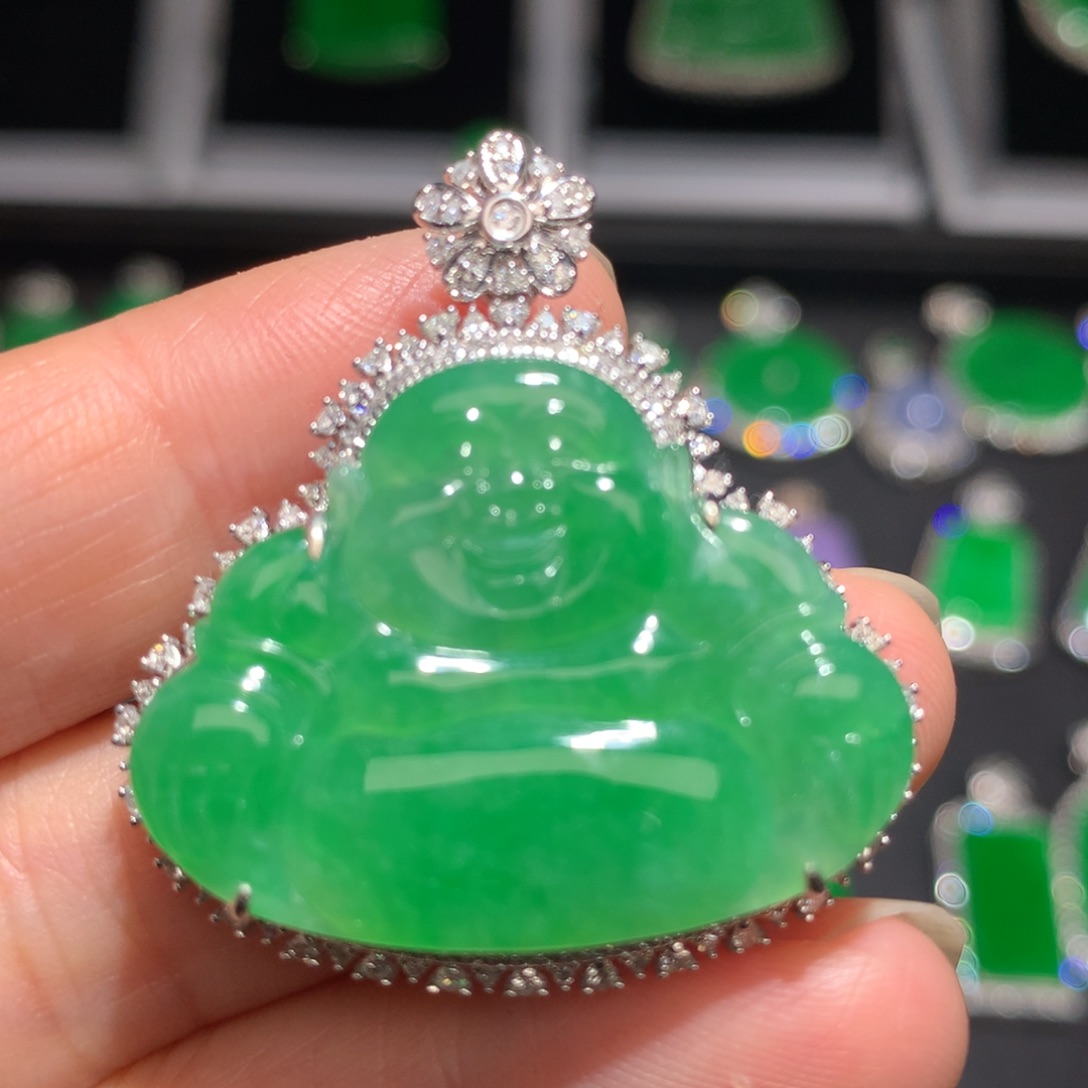 翡翠颈饰18K金镶嵌翡翠