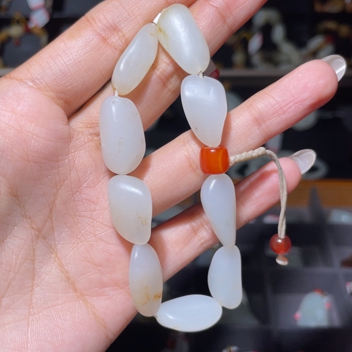 自***由和田玉未镶嵌手链