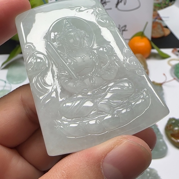 颈饰未镶嵌翡翠虚空