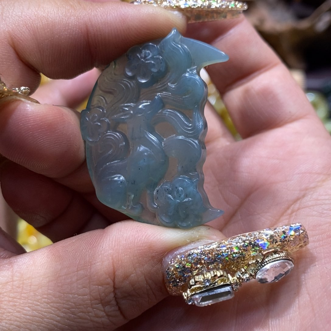 蛇纹石玉颈饰未镶嵌