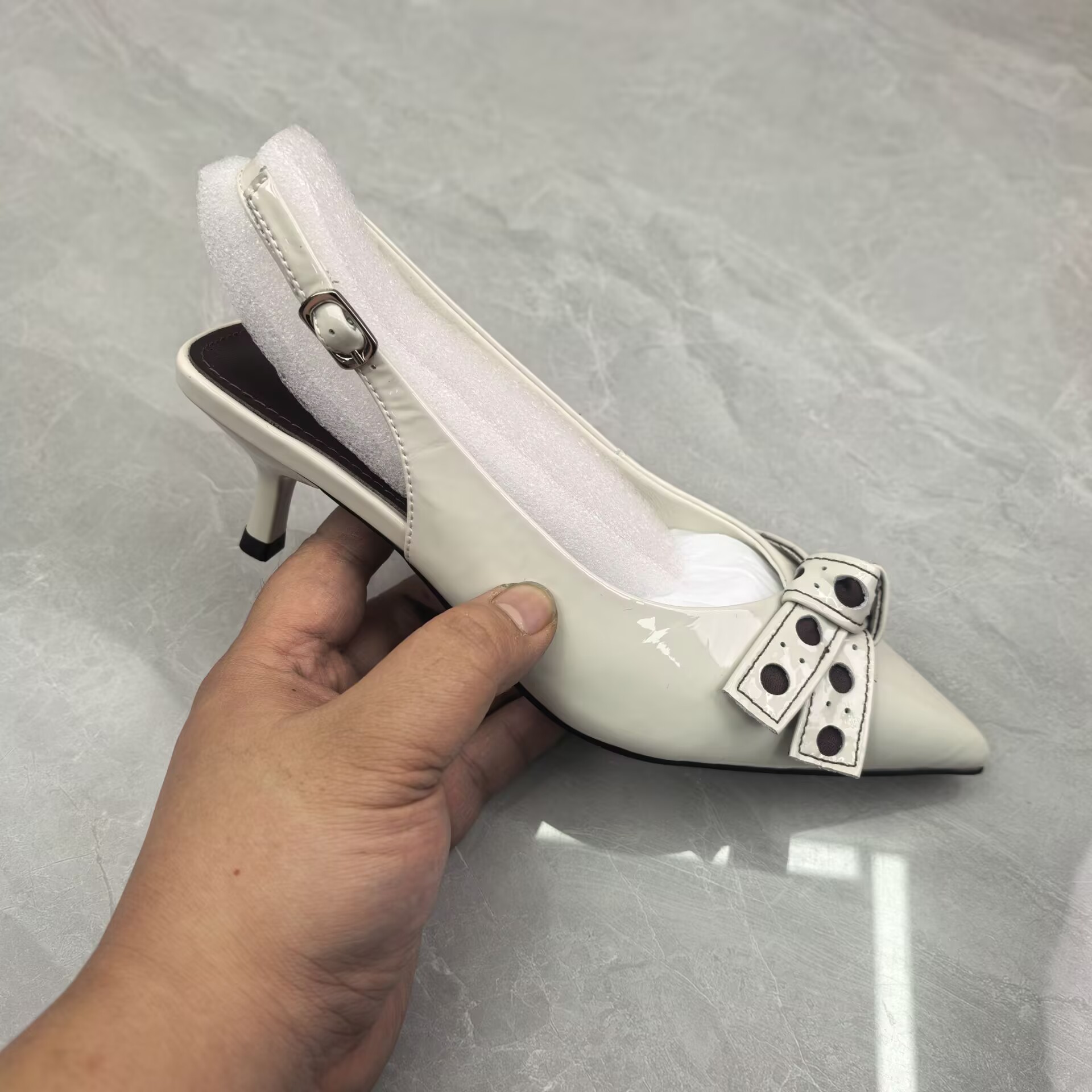 凉鞋女 (牛皮) d141(孤品)f区34/38码