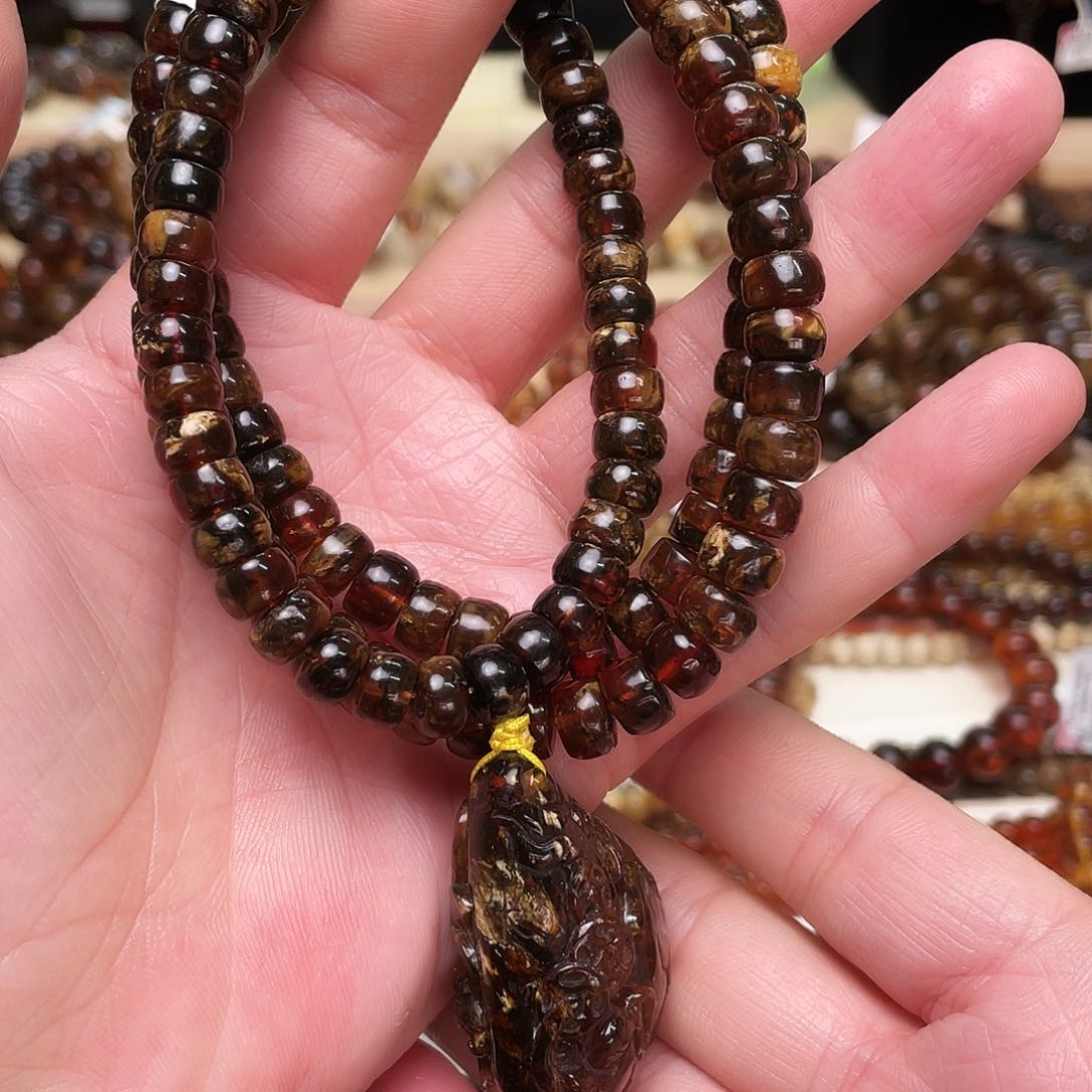 琥珀裸石未镶嵌八