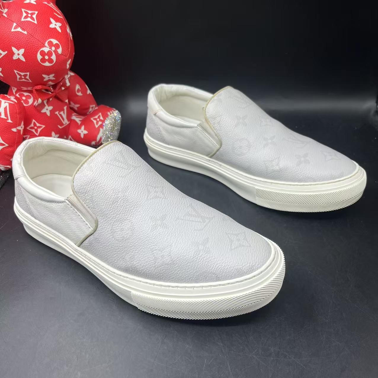 95新 LouisVuitton/路易威登 白灰老花满印一脚蹬41欧码ddm2498
