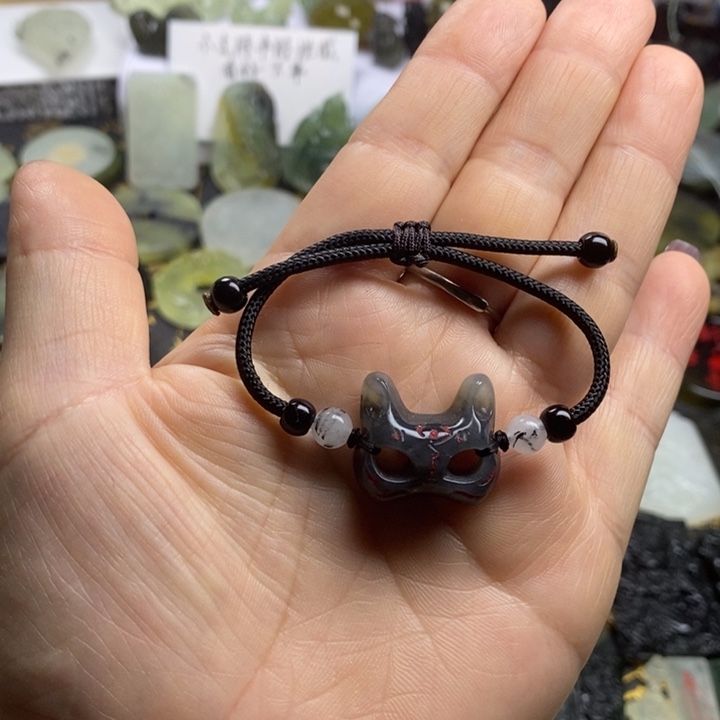 蛇纹石玉颈饰合金