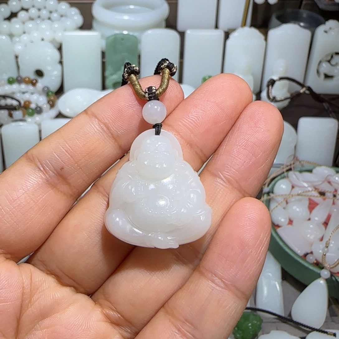 和田玉颈饰未镶嵌正**光