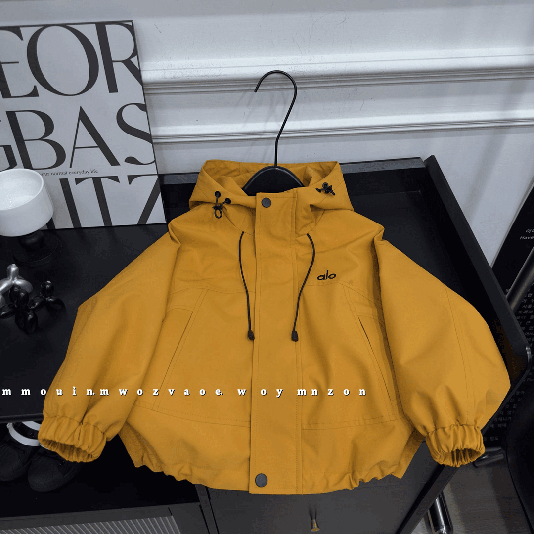 儿童春秋2025新款中大童男童三防冲锋衣女童潮酷痞帅童装