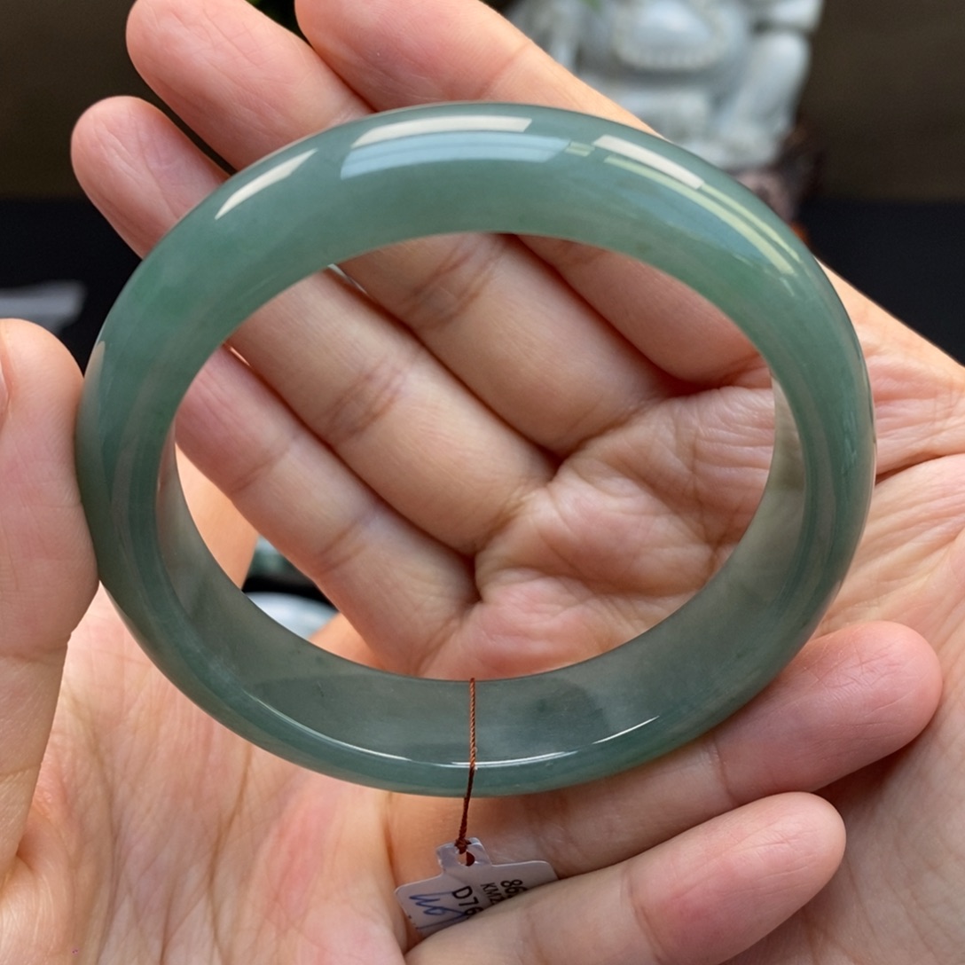 翡翠手镯未镶嵌天然